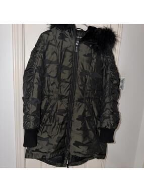 DKNY WINTER JACKET, CAMO GREEN, very Warm Sz Small, Worn2x